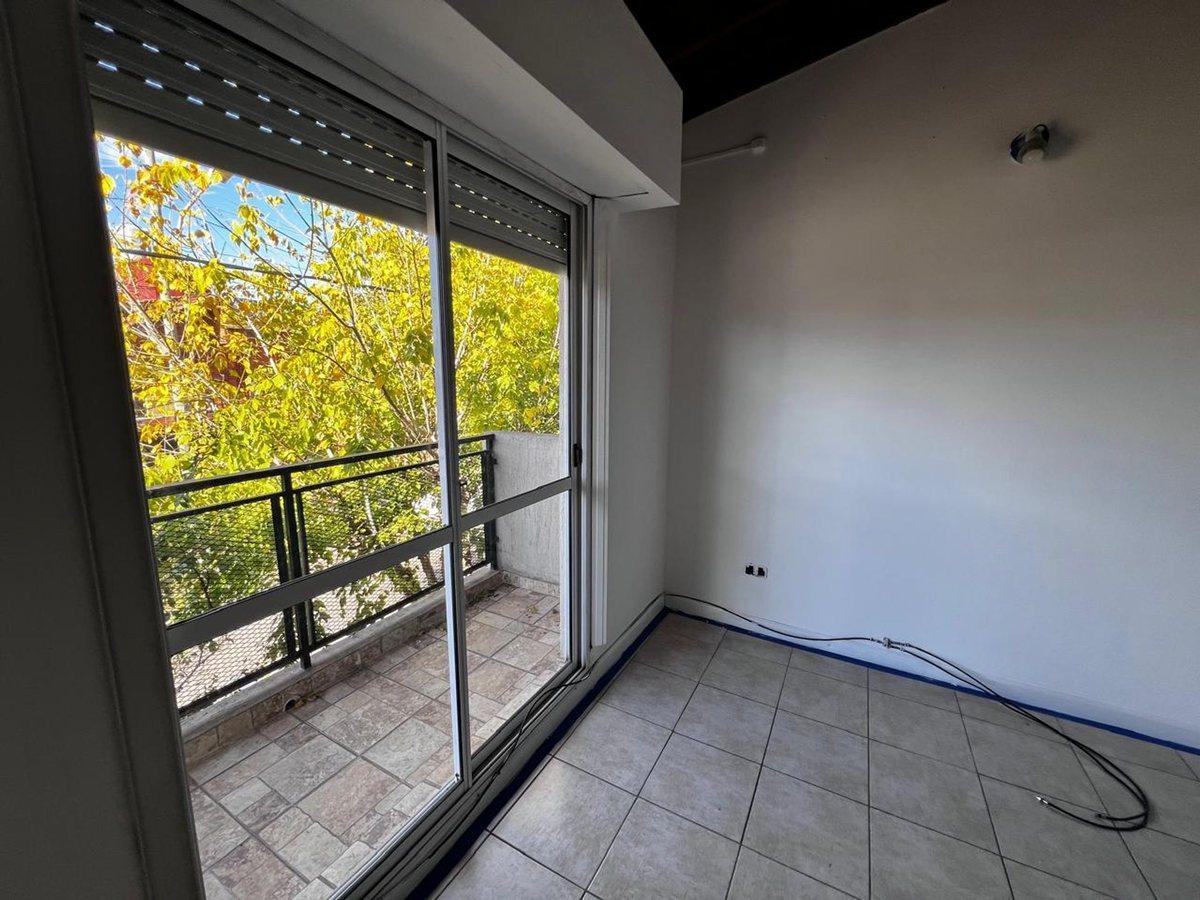 Foto de ALQUILER DEPTO 2 AMB. CON BALCON EN LA TABLADA, imagen 2