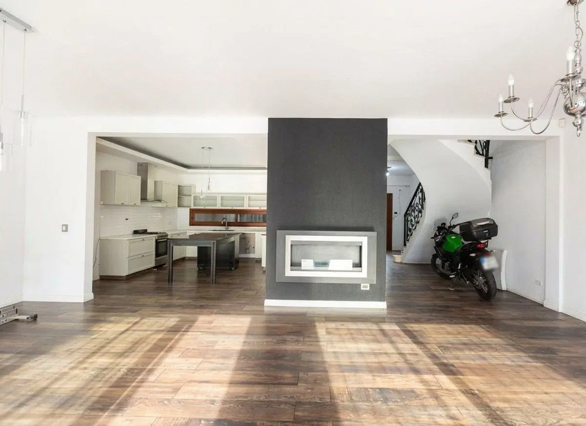 VENTA CASA EN HURLINGHAM 6 AMB - PERMUTA FINANCIA 8