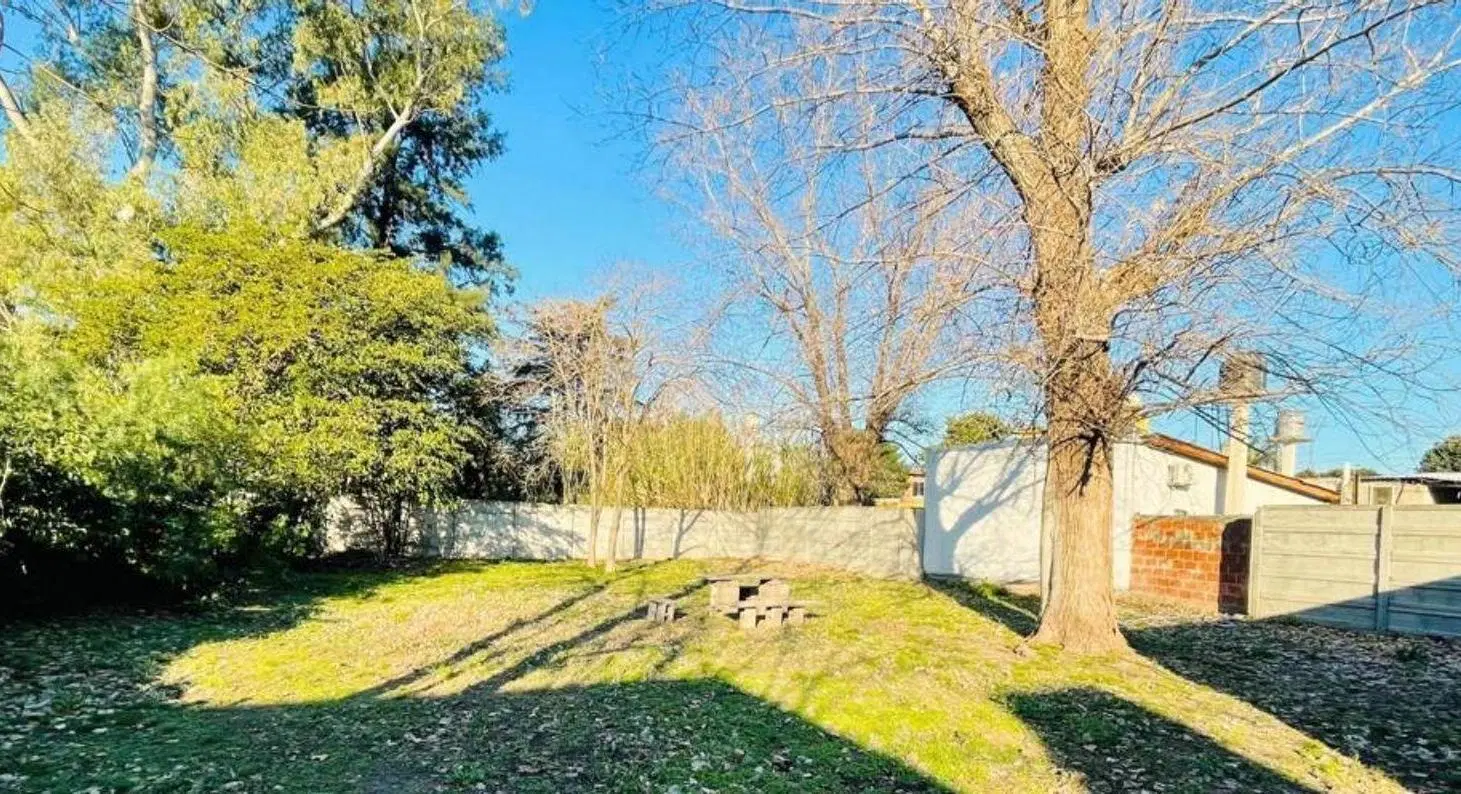 VENTA TERRENO 20 POR 50 CASTELAR. PERMUTA/FINANCIA 2