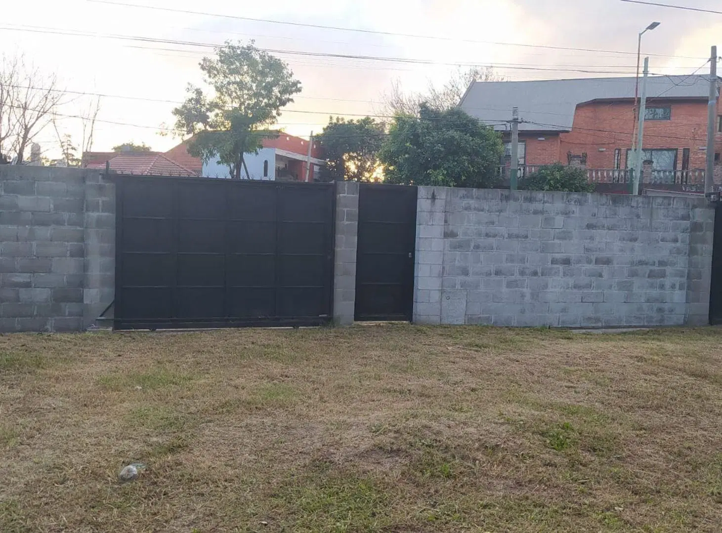VENTA TERRENO 20 POR 50 CASTELAR. PERMUTA/FINANCIA 3