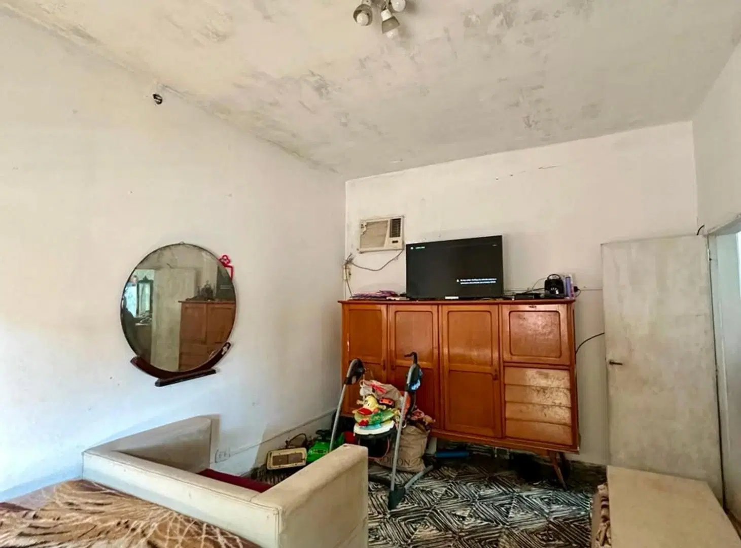 VENTA CASA 4 AMB + LOCAL SAN JOSÉ–REFACCIONAR–A.C. 4