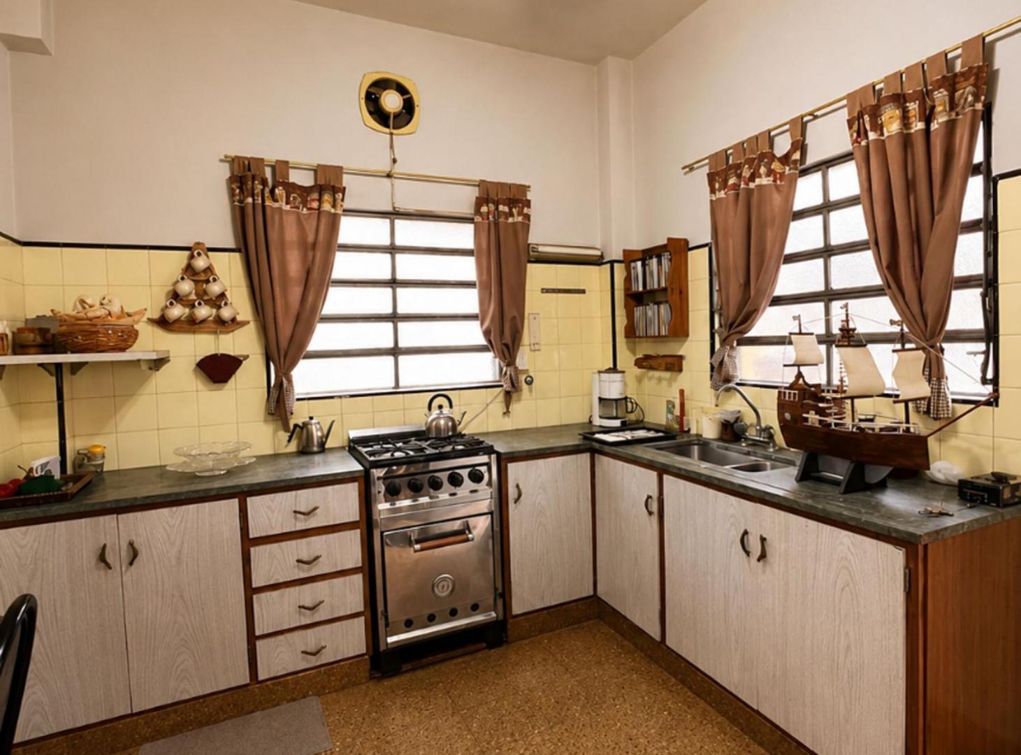 Foto de VENTA PH 3 AMB CON PATIO Y TERRAZA CASEROS-PERMUTA, imagen 5