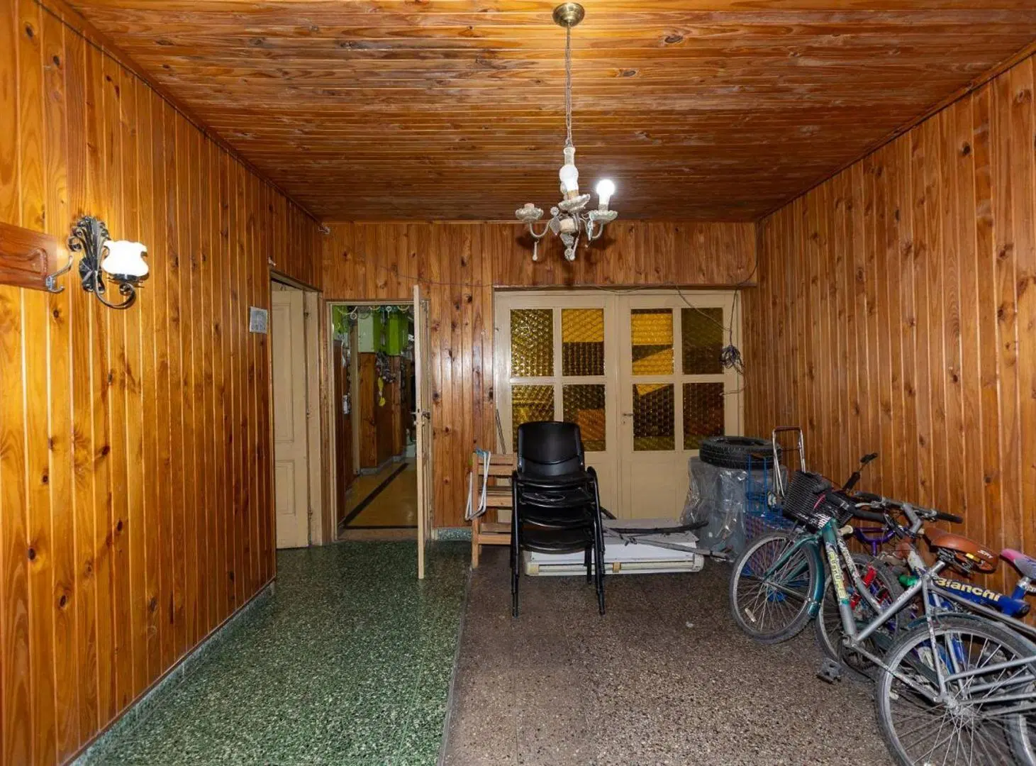 Casa 5 Amb  Villa Alemania Hurlingham- PERMUTA 2