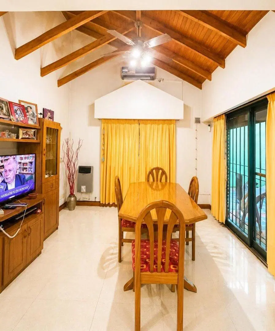 CASA 4 AMB. CON GARAGE CUBIERTO, JARDIN Y QUINCHO 4