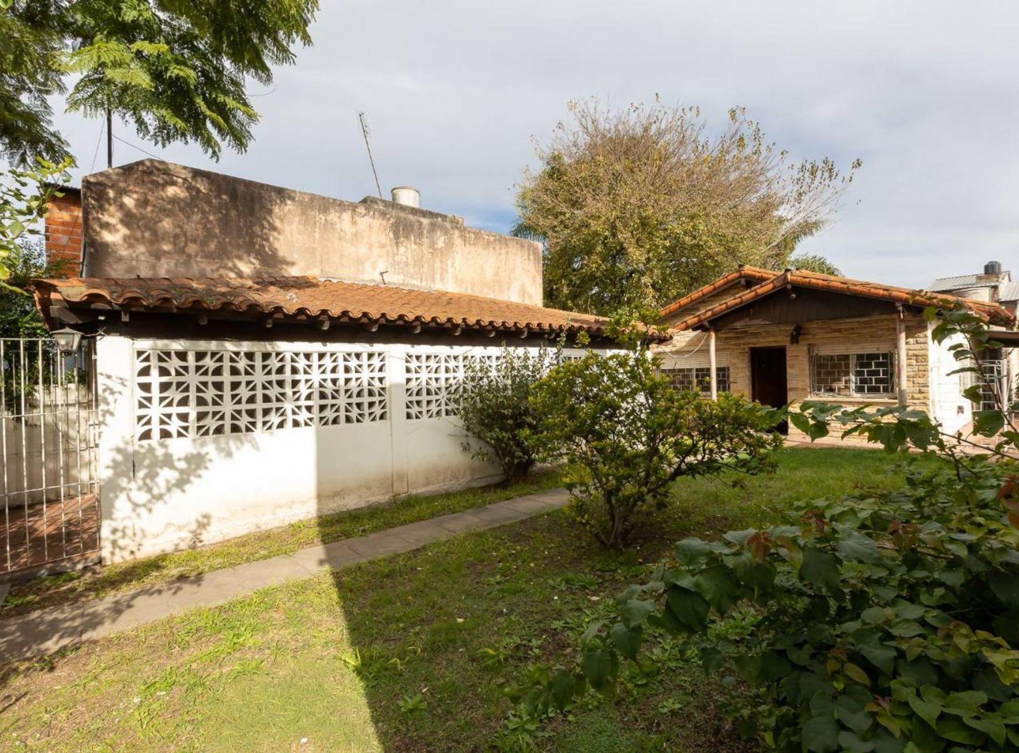 Foto de VENTA Lote + Casa a refacc + Cochera doble V.Tesei, imagen 1