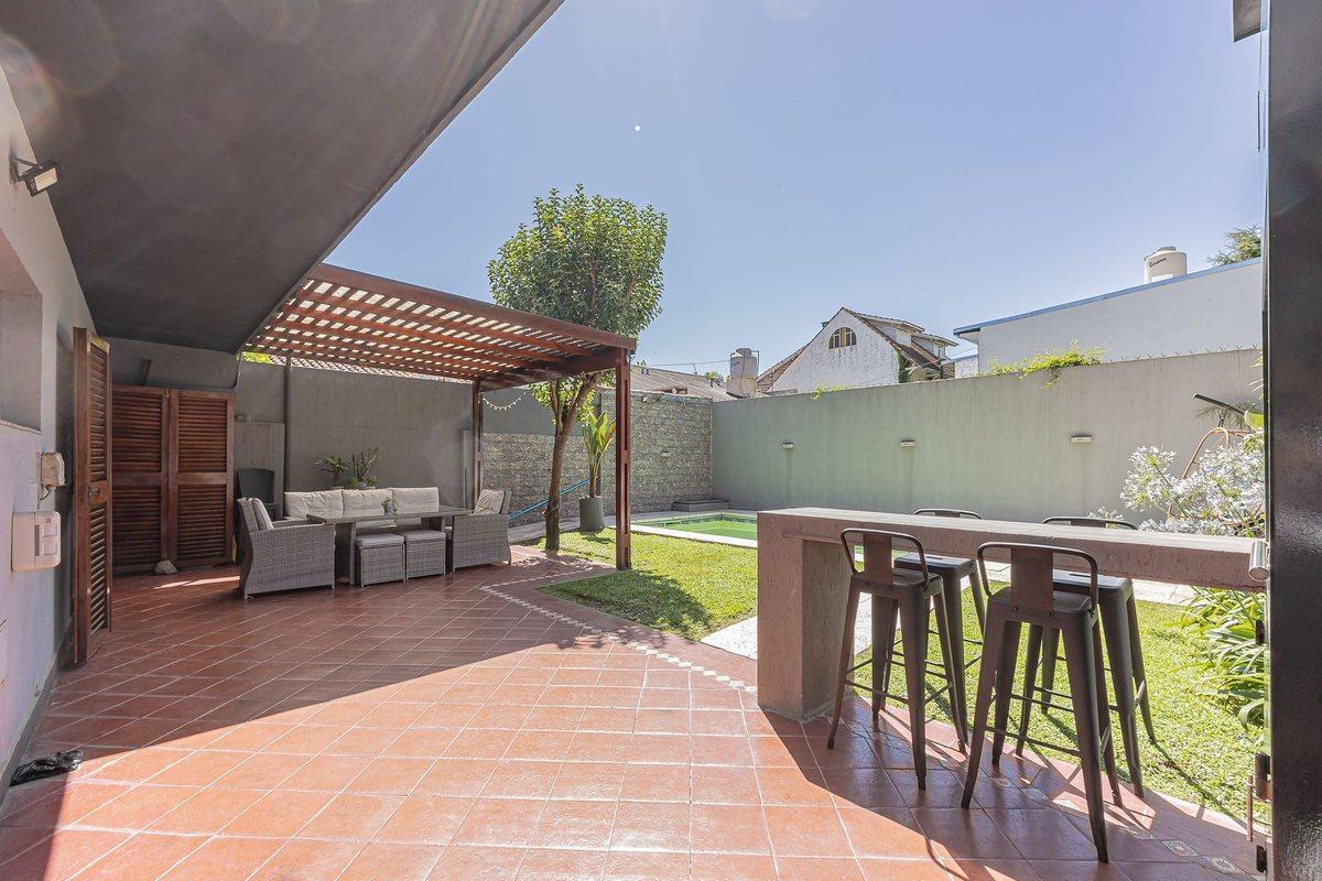 Foto de VENTA CASA 4 AMB PADUA COCHERA JARDIN PERMUTA, imagen 2