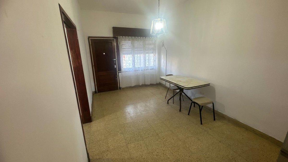 Foto de CASA 4 AMBIENTES Y LOCAL-VILLA LUZURIAGA-PERMUTA, imagen 3