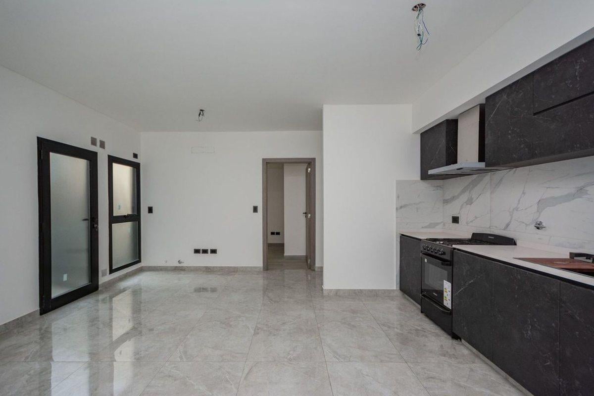 Foto de VENTA DE DEPARTAMENTO 2 AMBIENTES V LURO PERMUTA, imagen 2