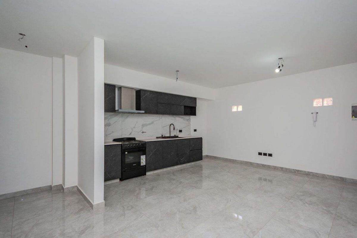 Foto de VENTA DE DEPARTAMENTO 2 AMBIENTES V LURO PERMUTA, imagen 4