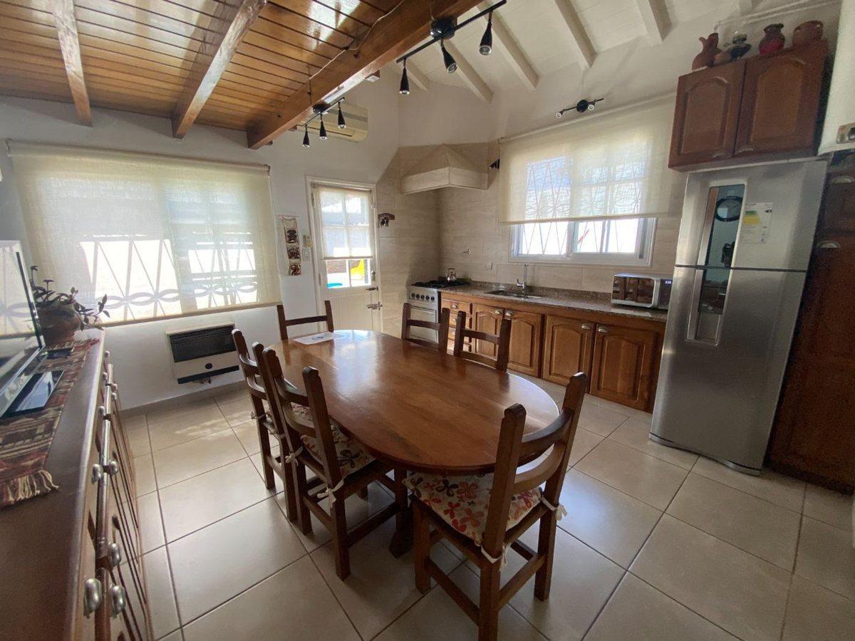 Foto de VENTA CASA 5 AMBIENTES ISIDRO CASANOVA PILETA CLIM, imagen 1