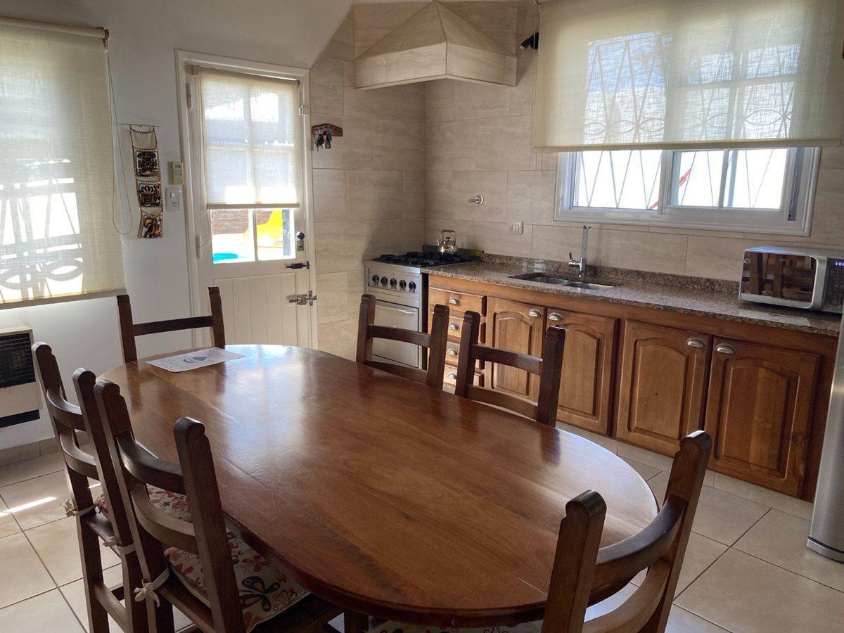 Foto de VENTA CASA 5 AMBIENTES ISIDRO CASANOVA PILETA CLIM, imagen 4
