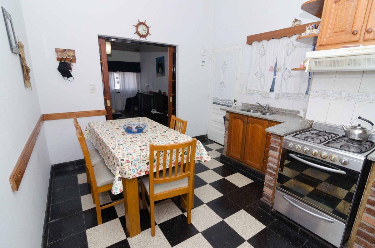 Foto de PH EN VENTA 4 AMB LOMAS DEL MIRADOR ACEPTA PERMUTA, imagen 5