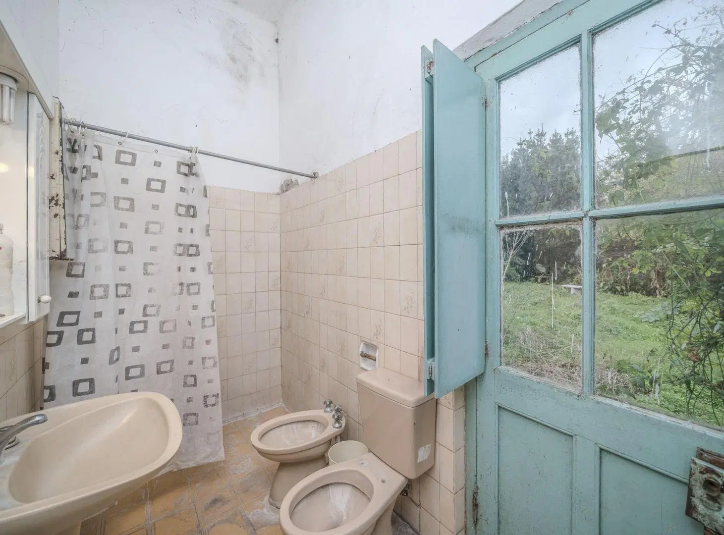 VENTA CASA A RECICLAR LOTE 525 MTS ITUZAINGO 3