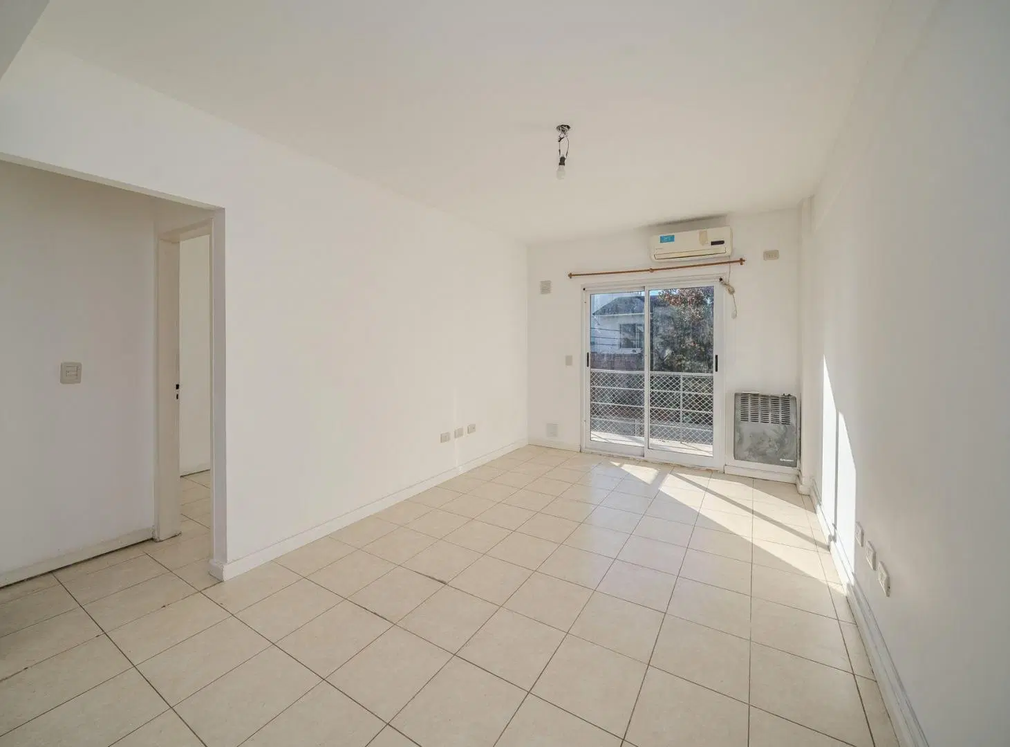 VENTA DEPTO 2 AMB BALCON COCHERA CUBIERTA CASEROS 2