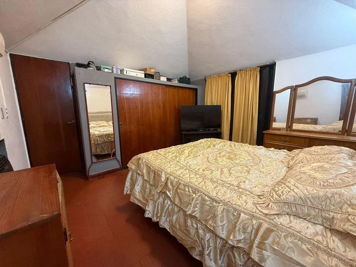 Casa 5 ambientes en lote de 1.556 m² PERMUTA 2