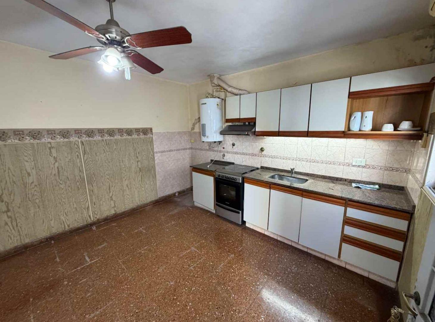 Foto de PH 3 AMB AL FRENTE CON PATIO Y TERRAZA - CASEROS, imagen 1