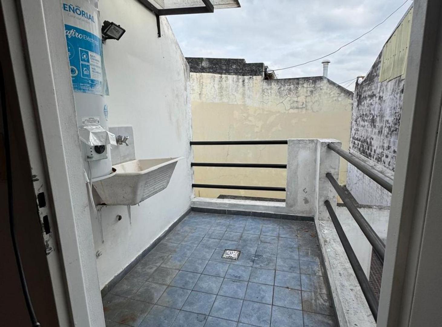 Foto de VENTA PH 2 AMBIENTES CON PATIO EN BANFIELD PERMUTA, imagen 5