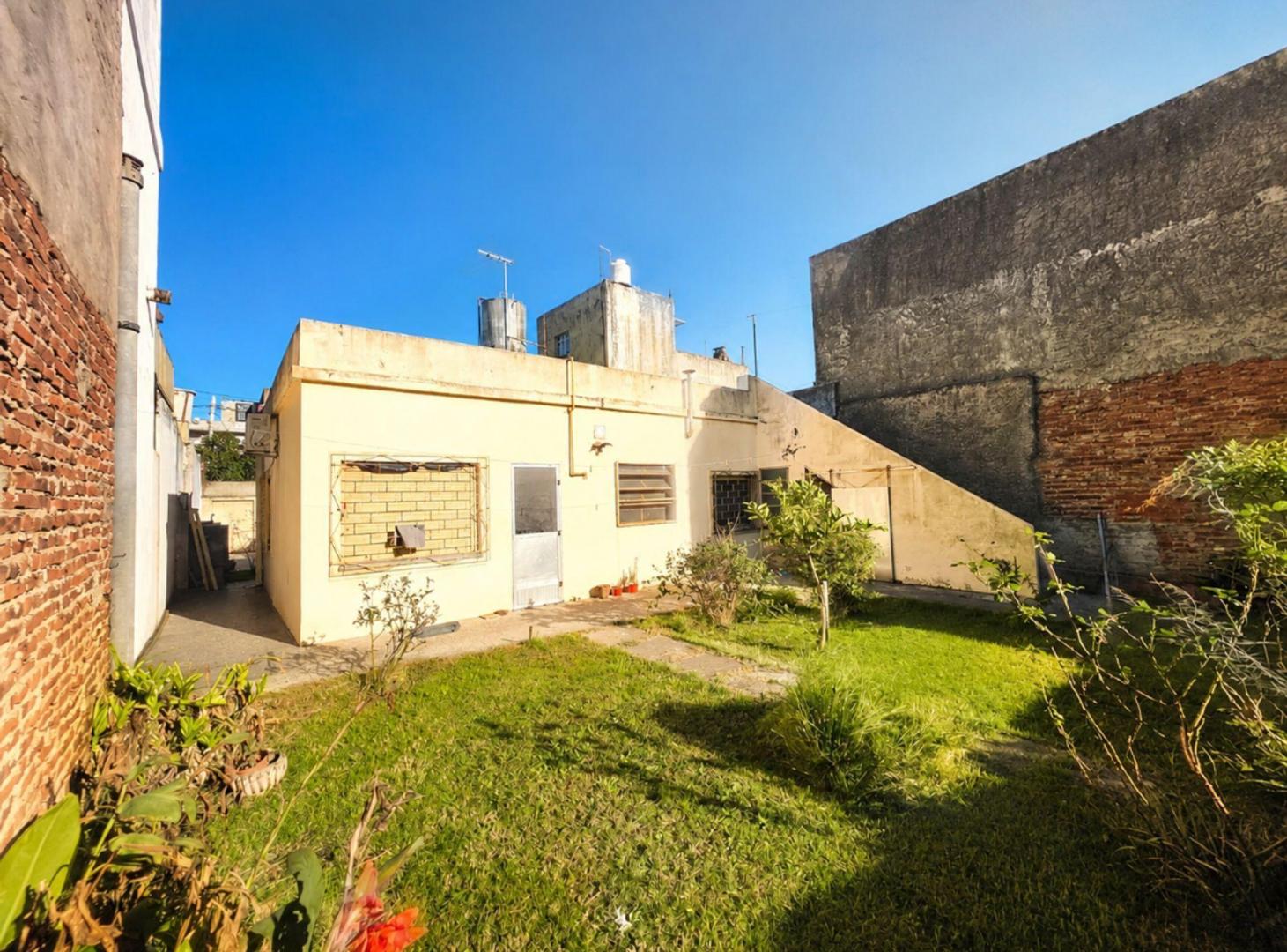 Foto de VENTA CASA 4 AMBIENTES EN TERRENO 300 M2 CASEROS, imagen 5