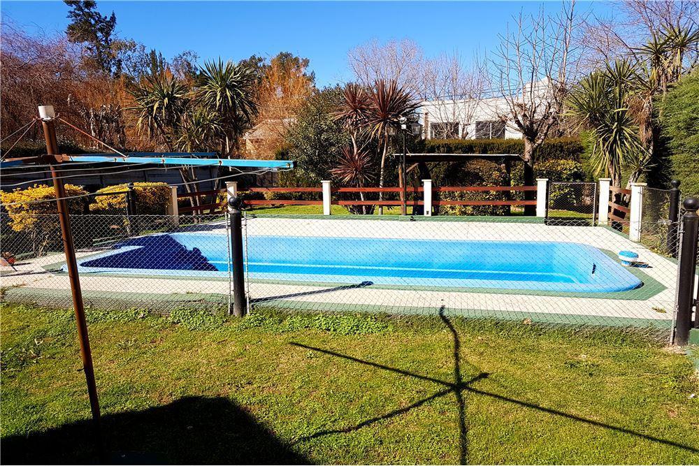 Foto de VENTA CASA 6 AMBIENTES CON PILETA QUINCHO EN PILAR, imagen 4