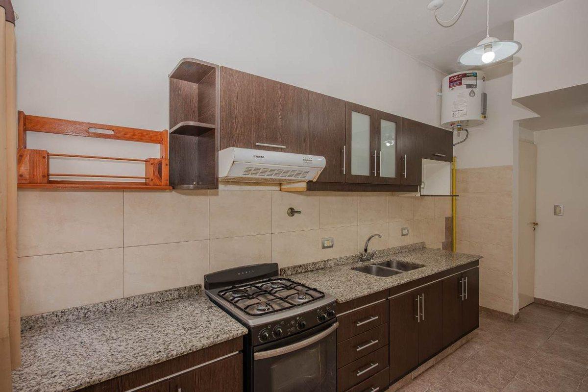 Foto de VENTA PH 3 AMB /FRENTE C/COCHERA Y PATIO Z/CASEROS, imagen 1