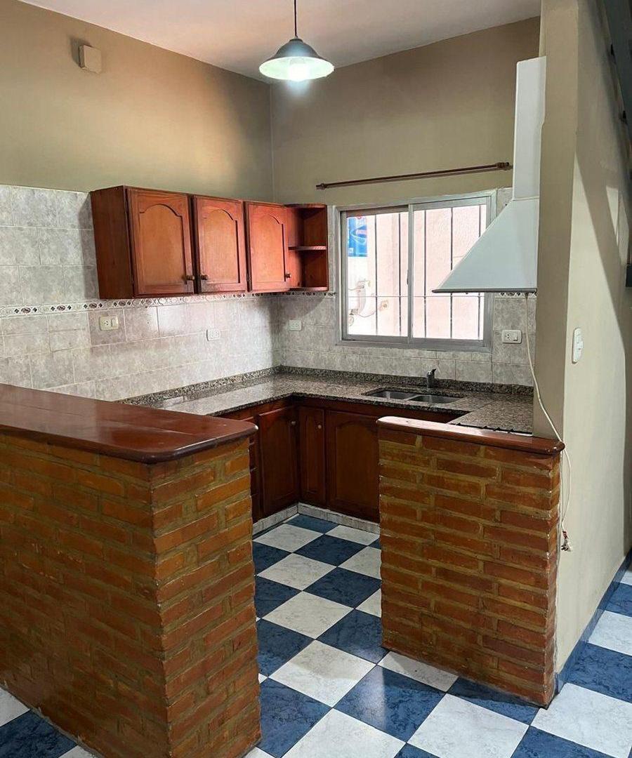 Foto de VENTA DE CASA 4 AMB EN CASEROS - PERMUTA, imagen 3
