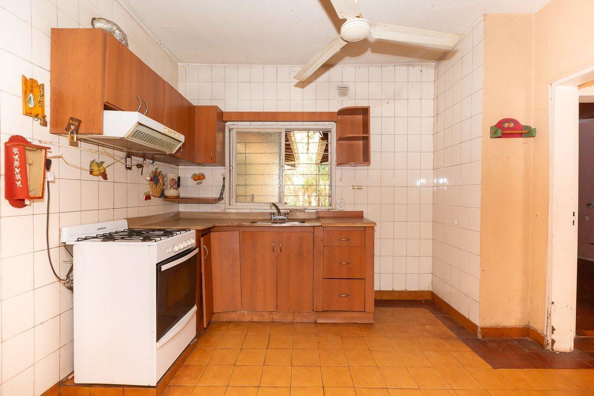 Foto de VENTA CASA EN MORON 4 AMB - PERMUTA, imagen 3