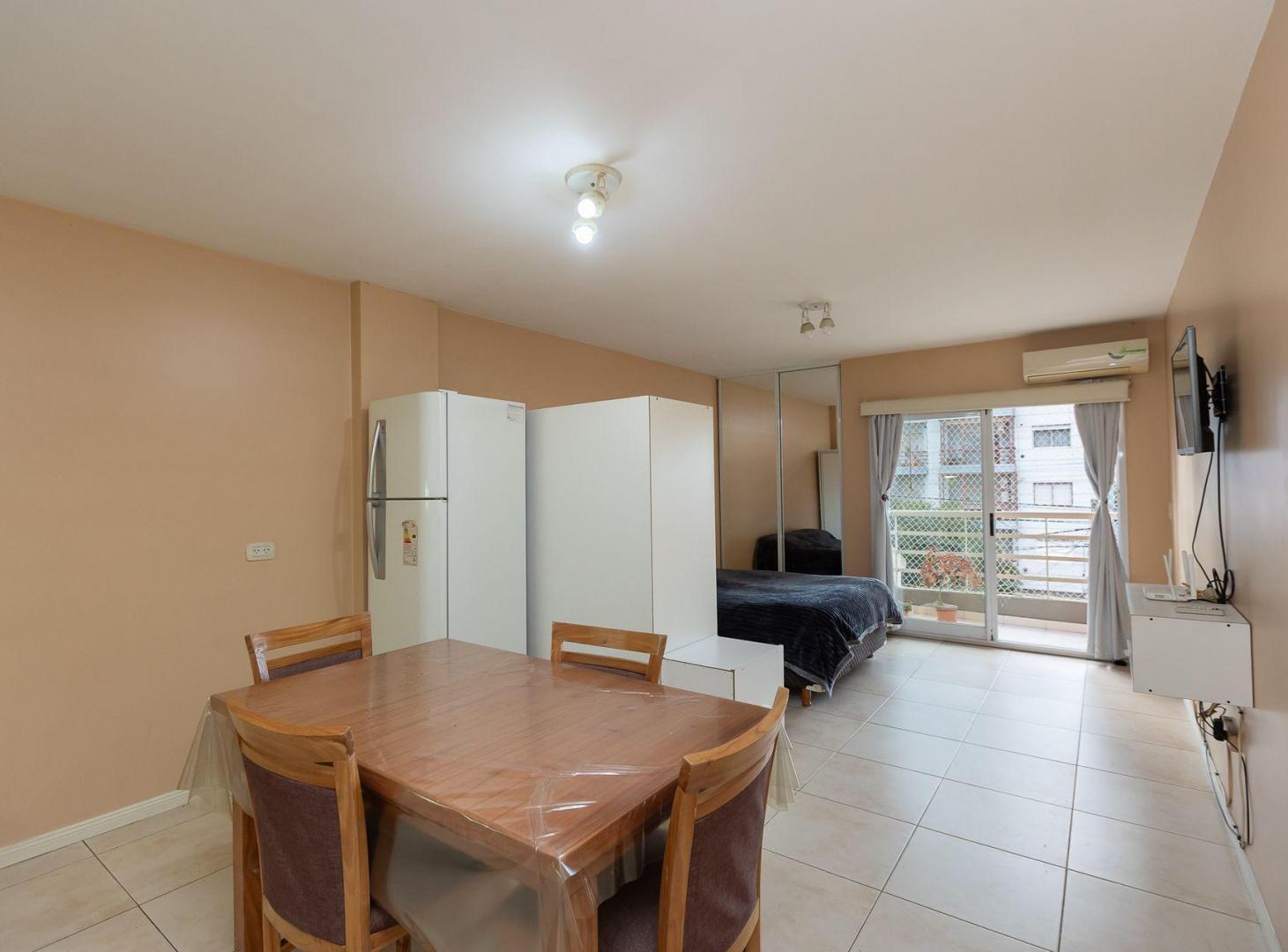 Foto de VENTA DEPTO MONOAMBIENTE IMPECABLE MORON - PERMUTA, imagen 1