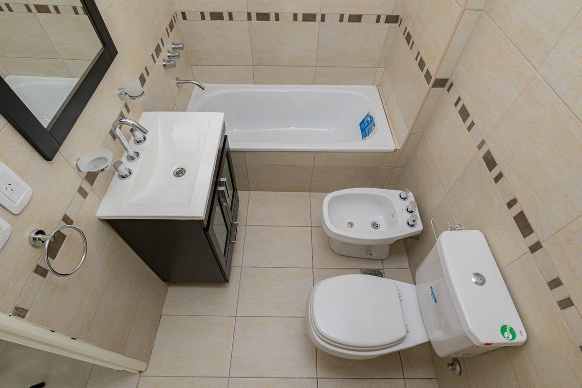 Foto de VENTA DE DEPARTAMENTO MONOAMBIENTE CASEROS FINANC, imagen 3
