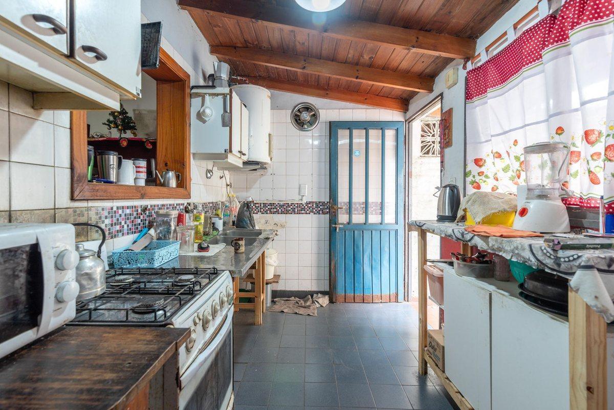 Foto de VENTA CASA MULTIFAMILIAR CASTELAR, imagen 1