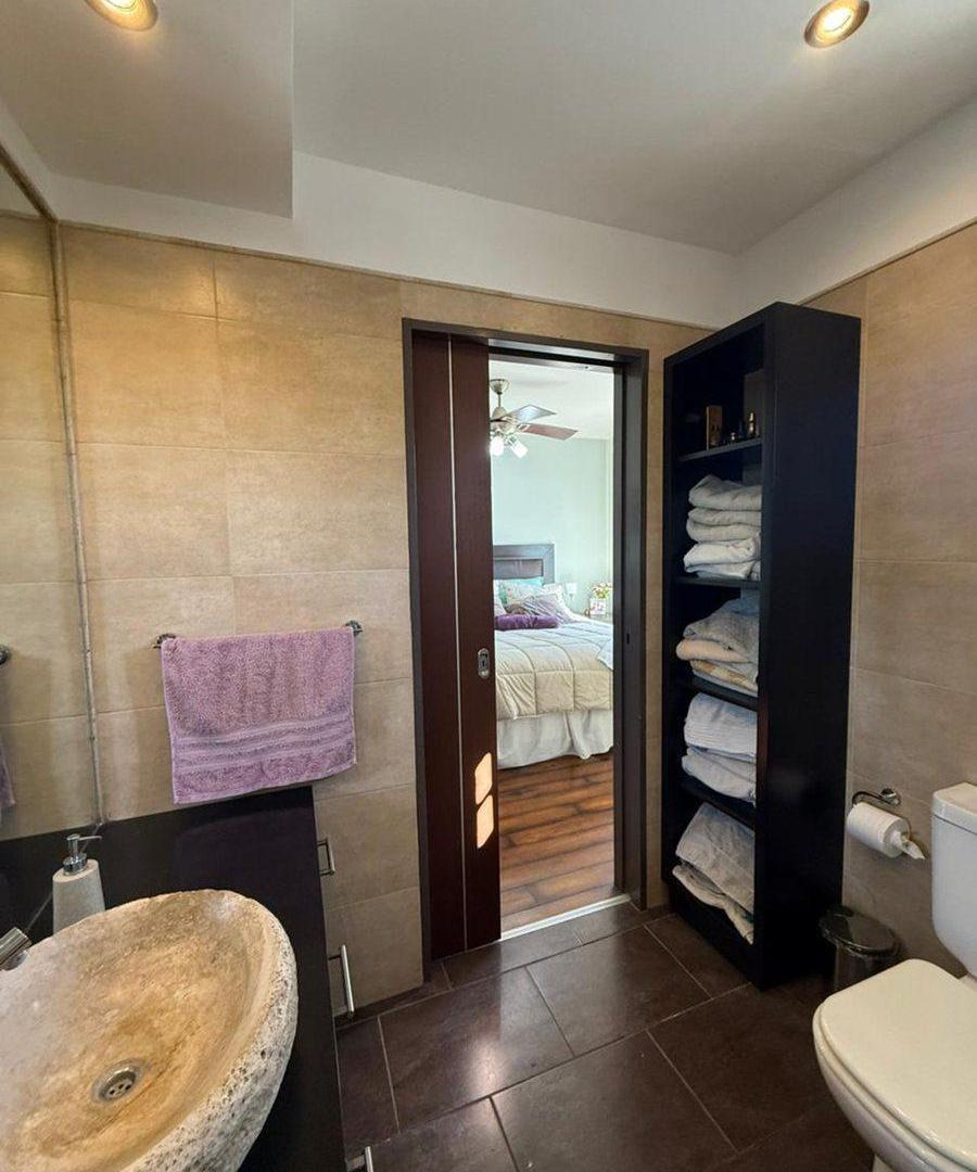Foto de HERMOSA CASA 4 AMBIENTES C/ PISCINA EN HURLINGHAM, imagen 4