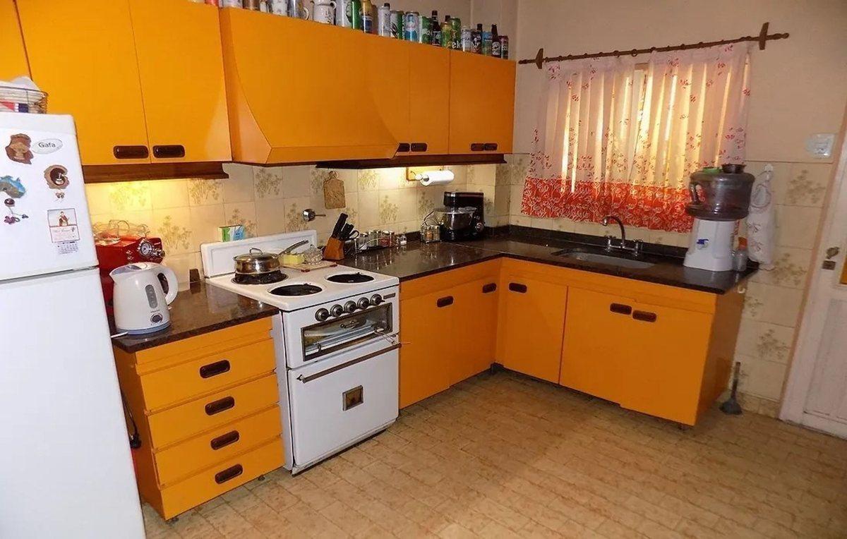 Foto de Chalet en venta Hurlingham sobre gran lote 578m², imagen 1