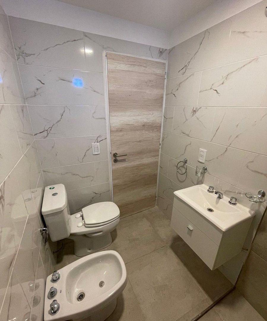 Foto de VENTA MONOAMBIENTE CASEROS CENTRO - CON RENTA, imagen 3