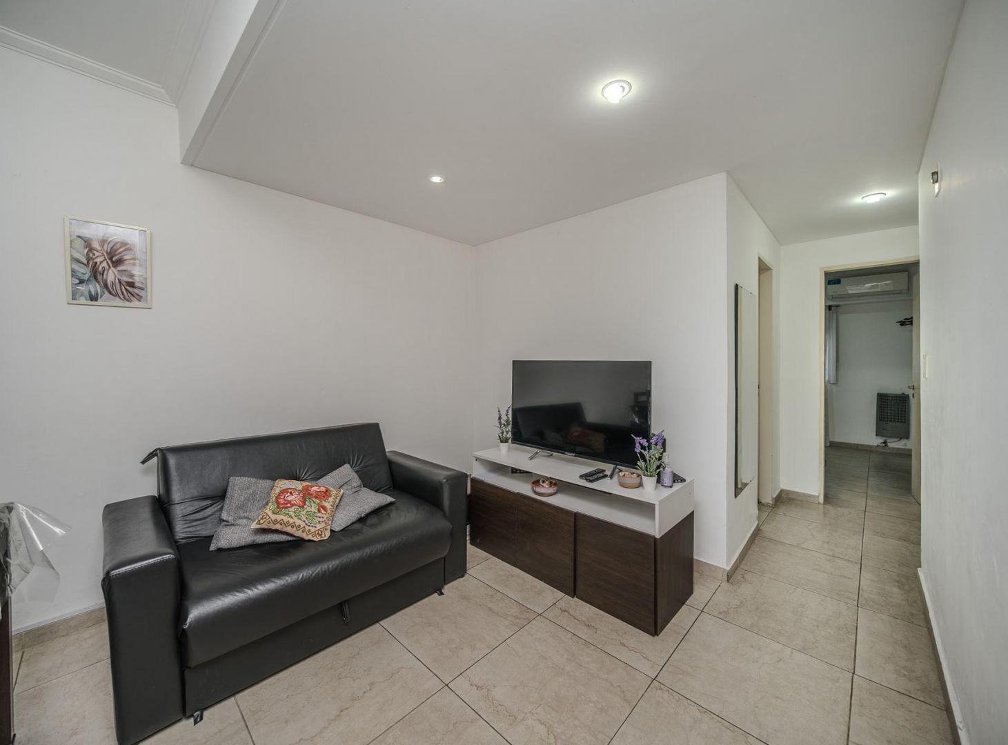 Foto de VENTA DPTO 2 AMB PATIO CASEROS NORTE PERMUTA, imagen 5