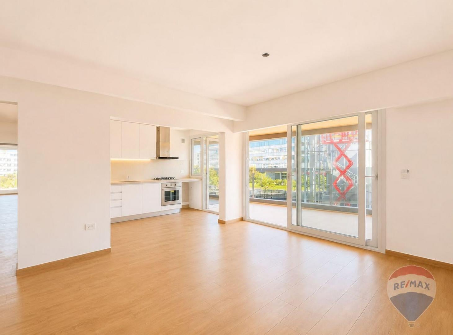 Foto de VENTA DE DEPARTAMENTO 4 AMBIENTES CON COCH FINANC, imagen 2
