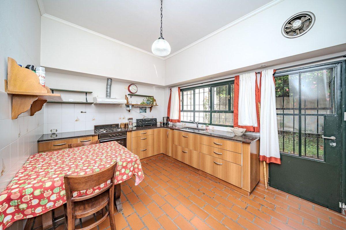 Foto de VENTA CASA 4 AMBIENTES COCHERA PATIO APTO CREDITO, imagen 1