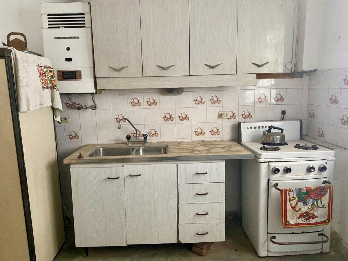 Foto de VENTA PH 4 AMB SANTOS LUGARES PATIO A REFACCIONAR, imagen 4