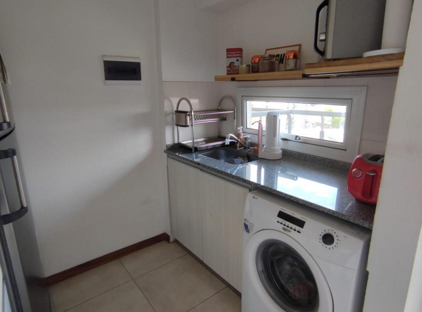 Foto de ALQUILER DTO 2 AMB C/BALCON CASEROS CENTRO, imagen 5