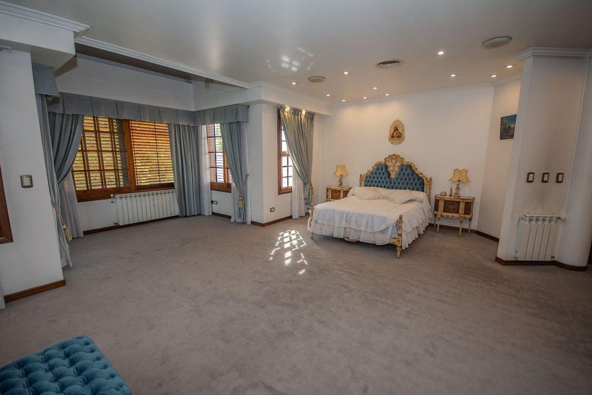 Foto de EXCLUSIVA CASA DE 7 AMB HURLINGHAM APTO CREDITO, imagen 2