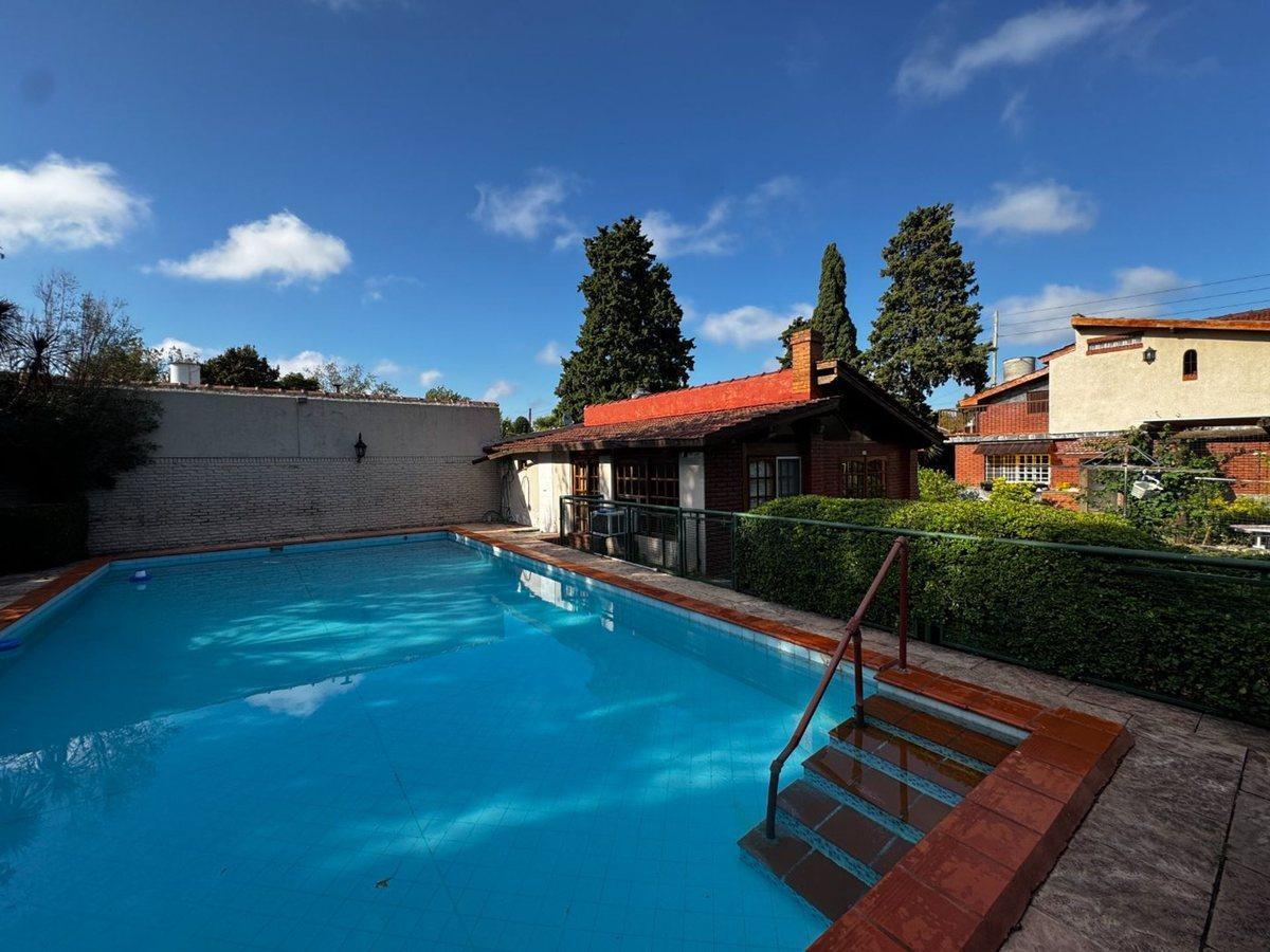 Foto de VENTA CASA QUINTA PILETA 1470M2 VILLA UDAONDO, imagen 1