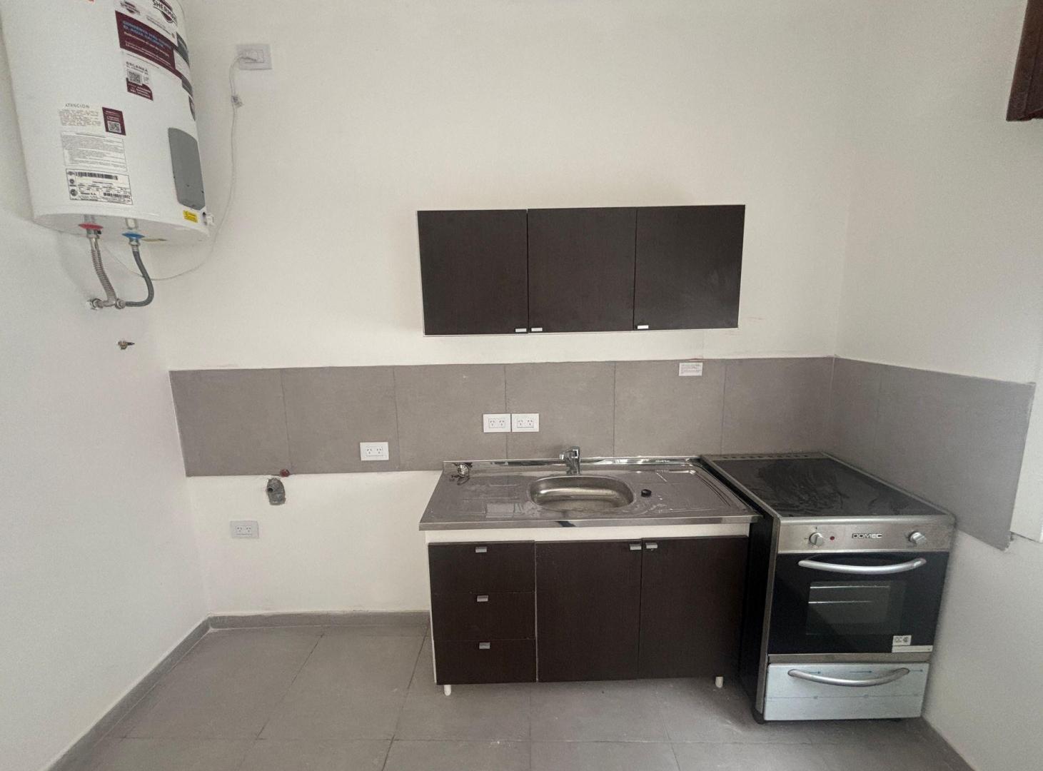 Foto de 2 AMBIENTES CASEROS- PB- SIN EXPENSAS OPC COCHERA, imagen 2