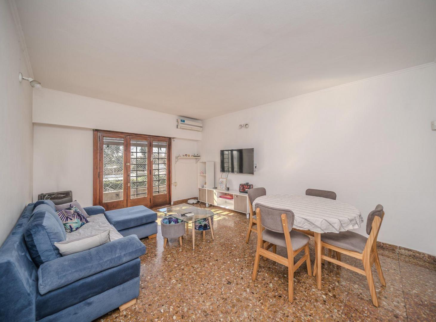 Foto de VENTA PH en MERLO CON COCHERA PATIO Y QUINCHO, imagen 1