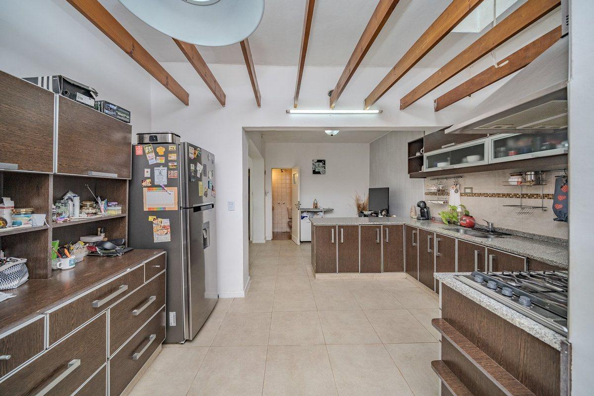 Foto de VENTA PH 5 AMB PATIO V. URQUIZA PERMUTA, imagen 5