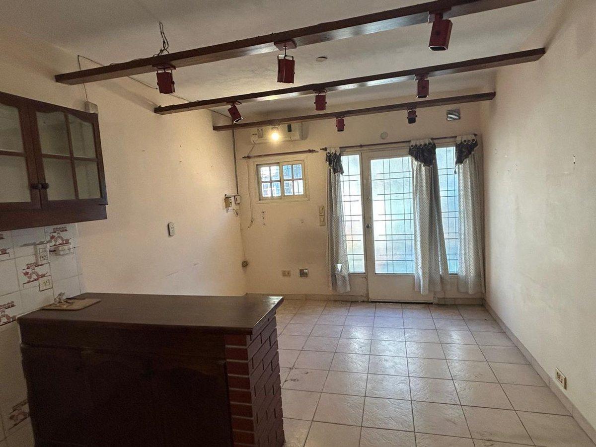 Foto de VENTA PH 3 AMB COCHERA PATIO Y PARRILLA A/ PERMUTA, imagen 1