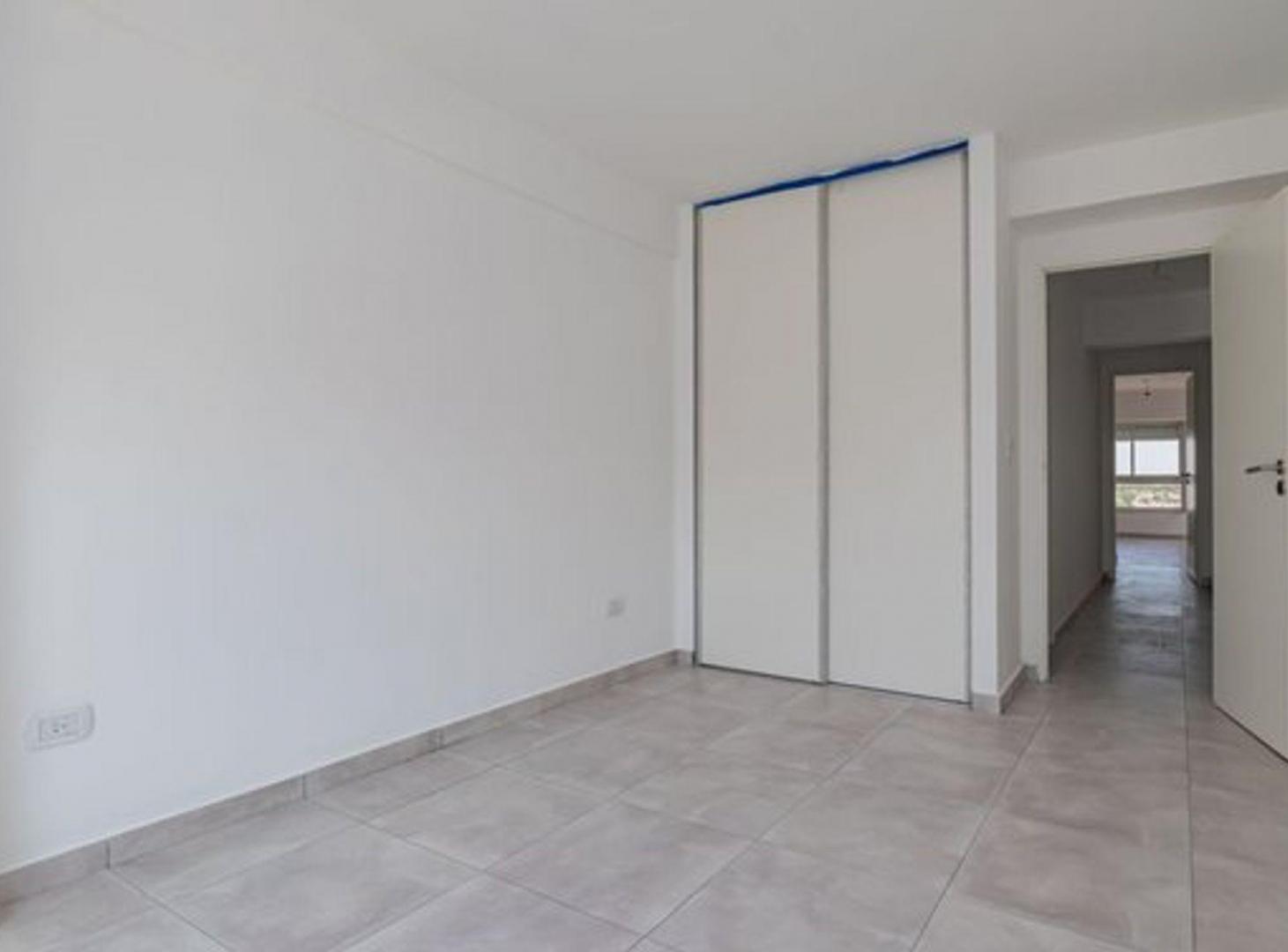 Foto de VENTA DEPARTAMENTO DOS AMBIENTES CASEROS CENTRO, imagen 4