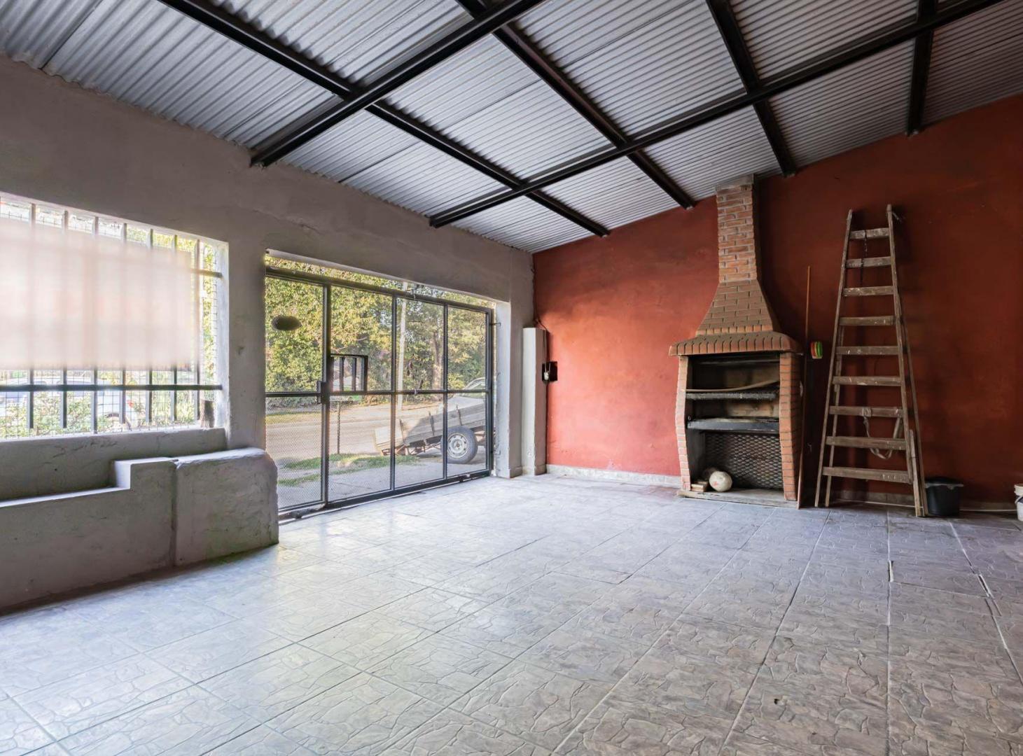 Foto de VENTA CASA 5 AMB + LOCAL + COCHERA A REFACCIONAR, imagen 4