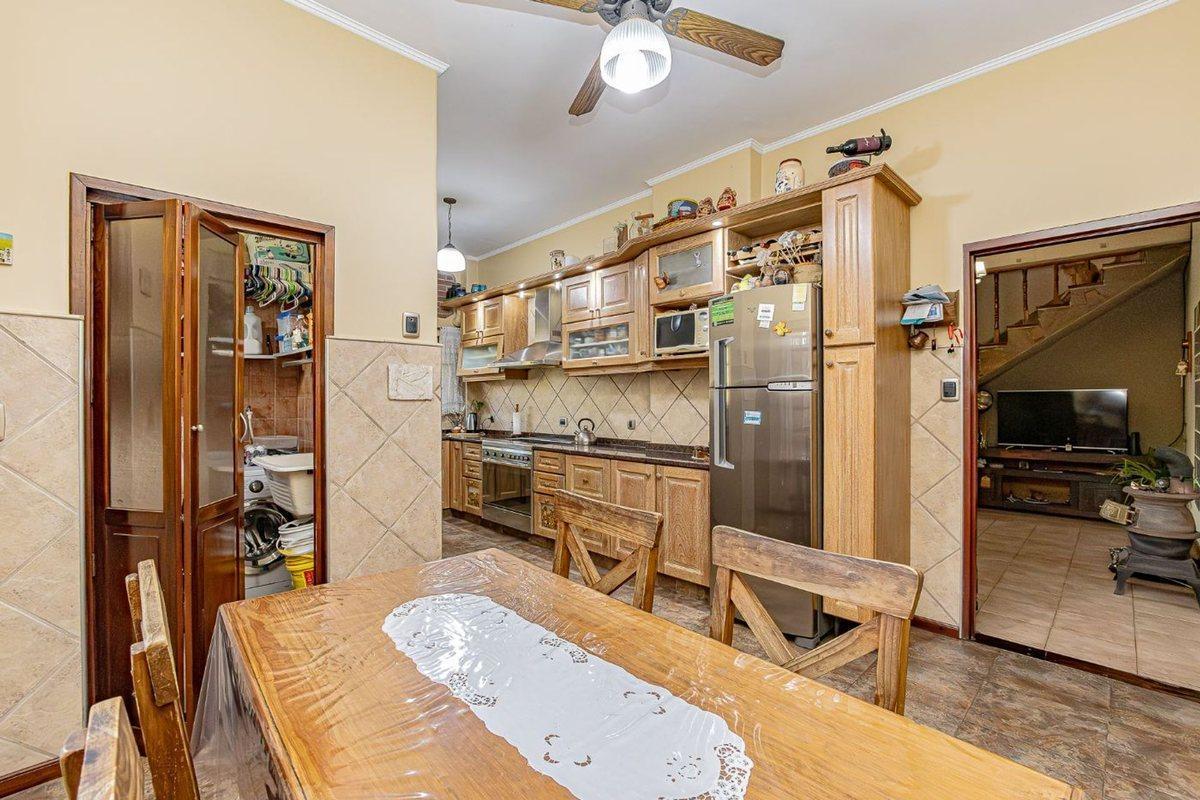 Foto de CASA LOTE PROPIO 5 AMBIENTES - JARDIN Y COCHERA, imagen 4