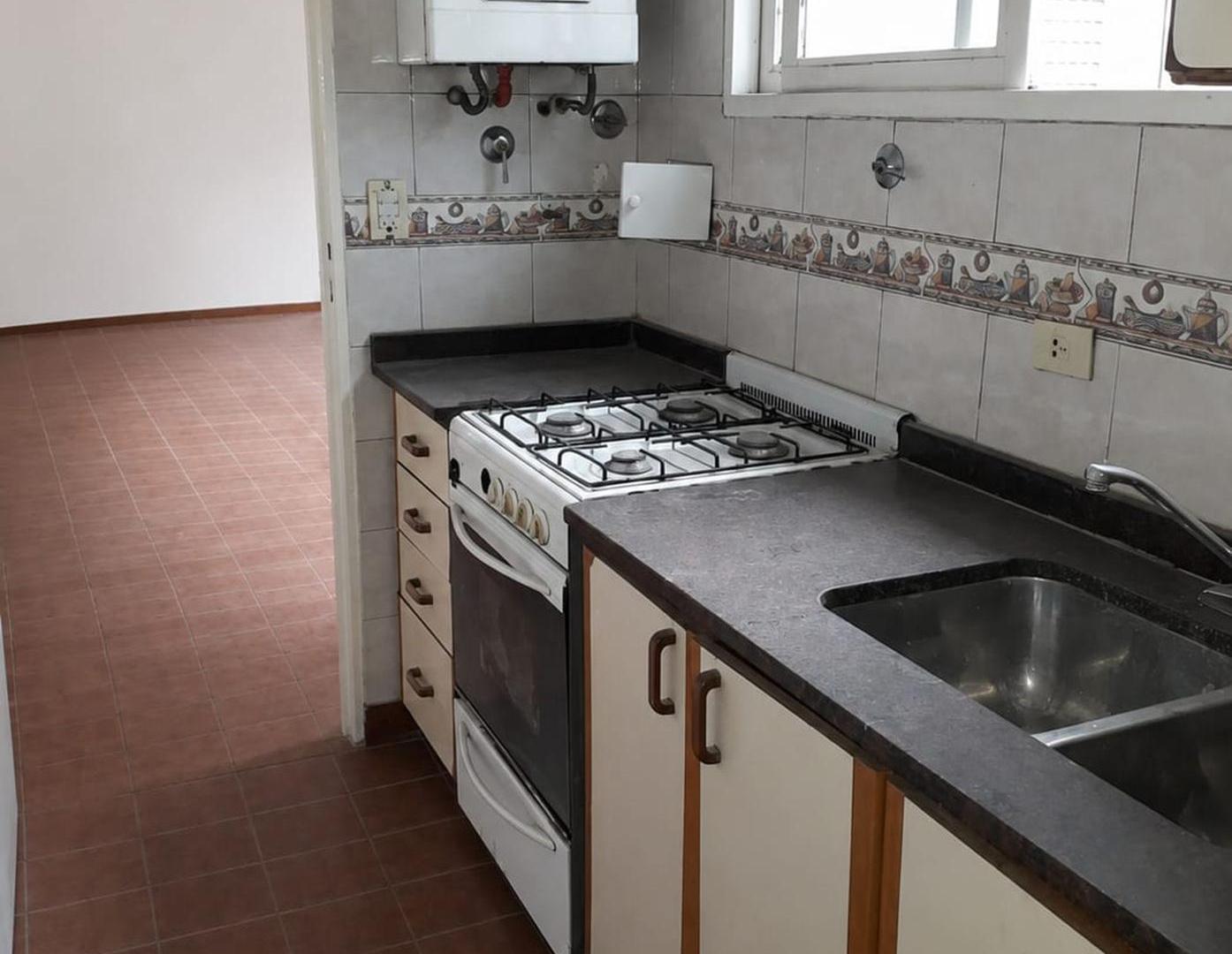 Foto de VENTA DEPTO. 2 AMB. CASEROS PERMUTA, imagen 4