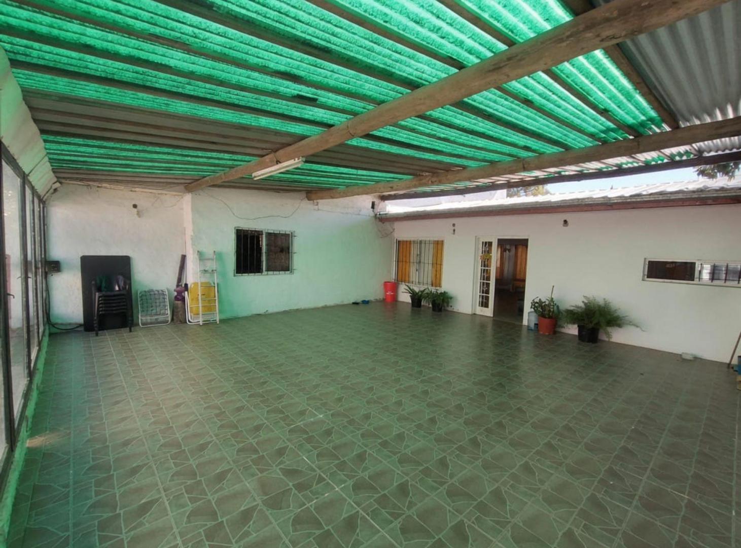 Foto de VENTA CASA 4 AMB MORENO IDEAL INVERSOR - PERMUTA, imagen 2