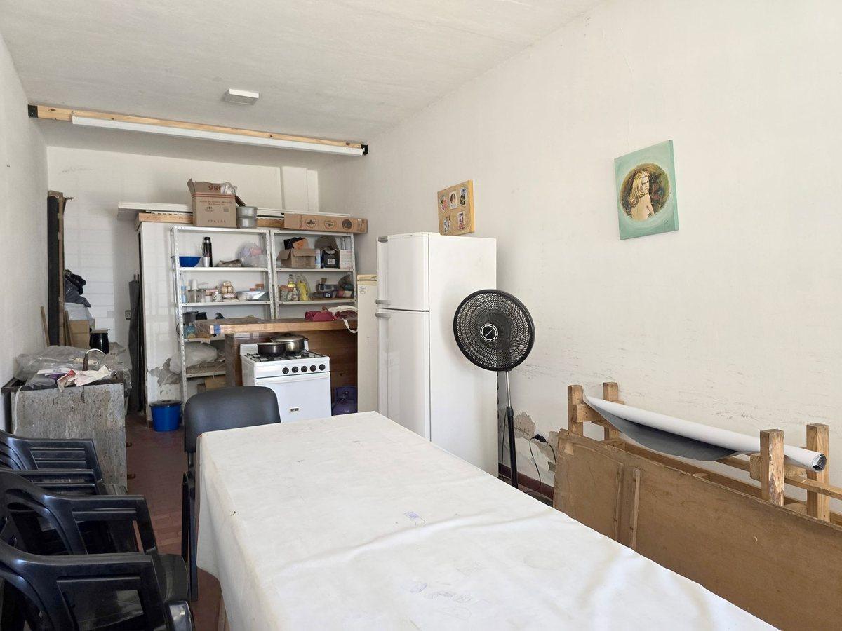 Foto de VENTA LOCAL AL FRENTE SOBRE PEDRO DÍAZ. V. TESEI, imagen 2