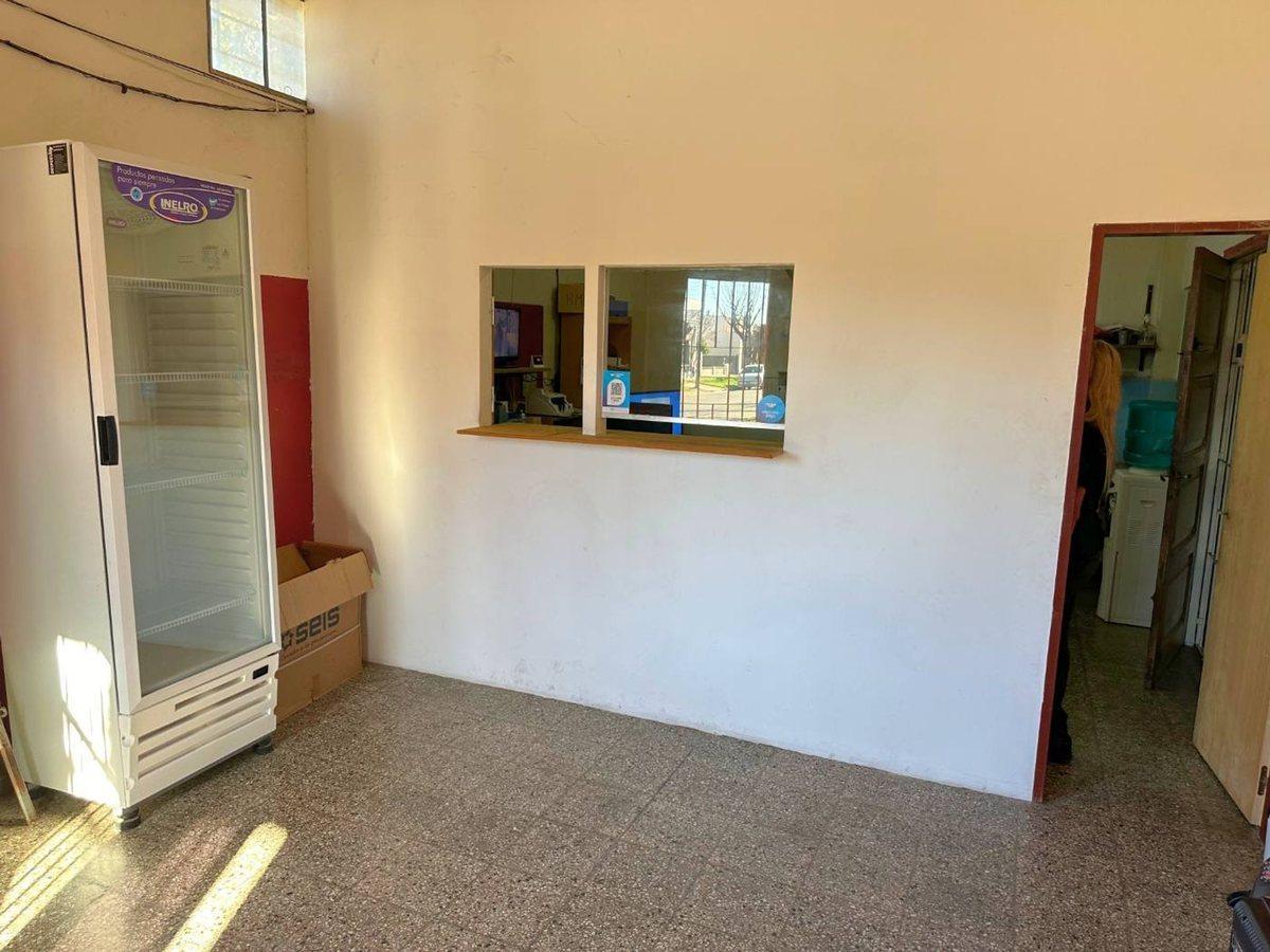 Foto de VENTA CASA 5AMB EN BLOCK + 2 LOCALES HURLINGHAM, imagen 4